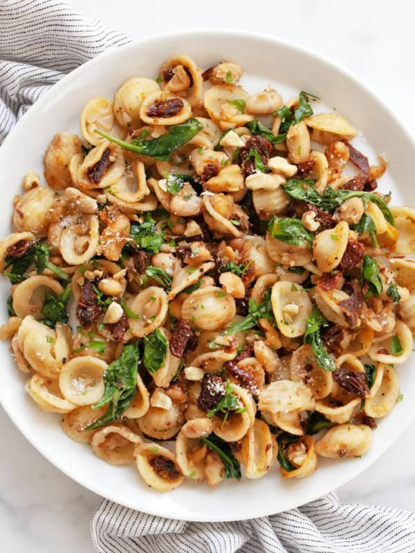 Lemon cannellini bean pasta on a plate.