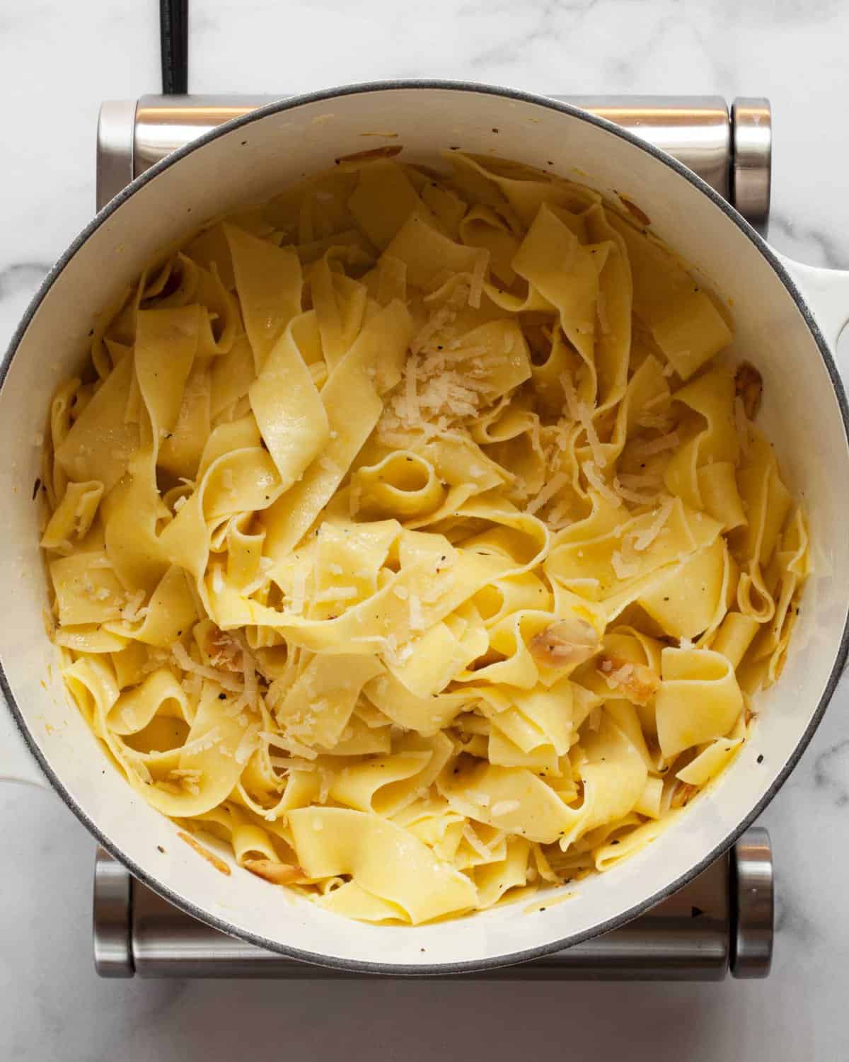 https://www.lastingredient.com/wp-content/uploads/2017/08/how-to-make-herb-pappardelle7.jpg