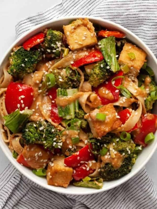 Tofu Vegetable Stir-Fry in a Bowl