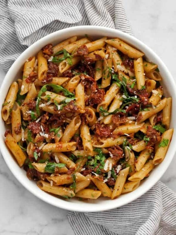 cropped-sun-dried-tomato-pasta1.jpg