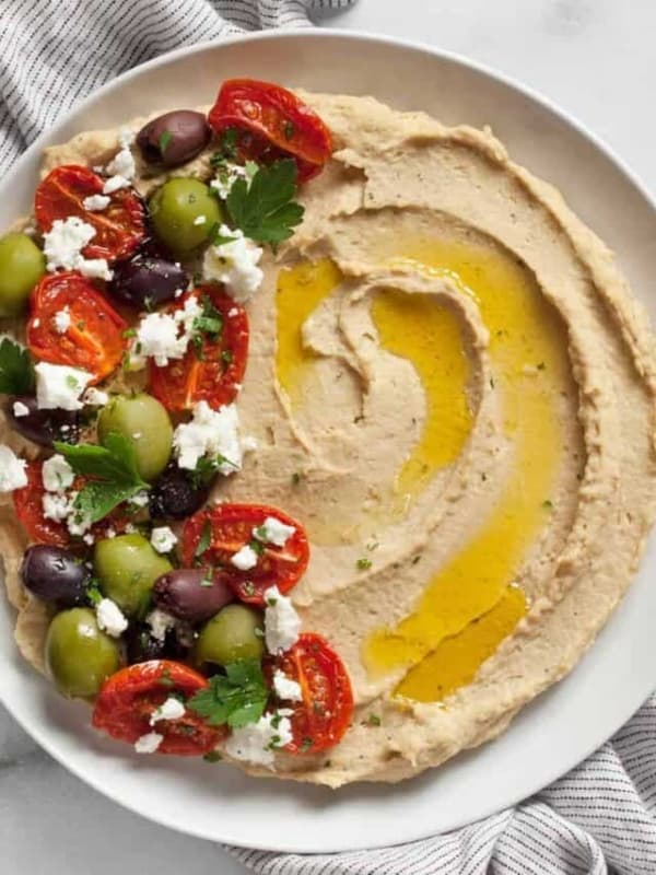 cropped-roasted-garlic-hummus3.jpg