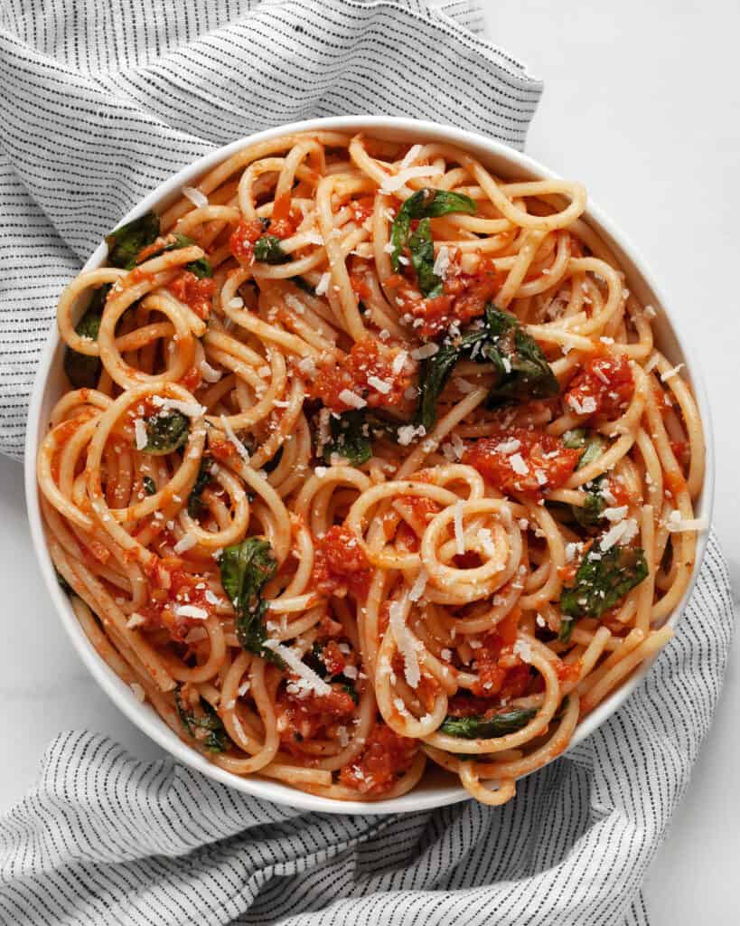 Quick & Easy Tomato Basil Pasta - Last Ingredient