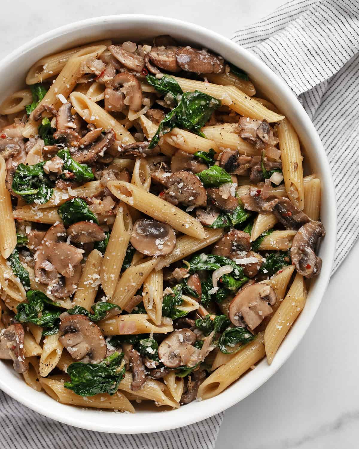 Mushroom spinach pasta in a bowl.